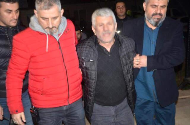 Kahvehanede Baba ve erkek çocuğu Vuran Zanlı, 'İstersen Seni de Vurayım' Diyerek Muhabire reaksiyon Gösterdi