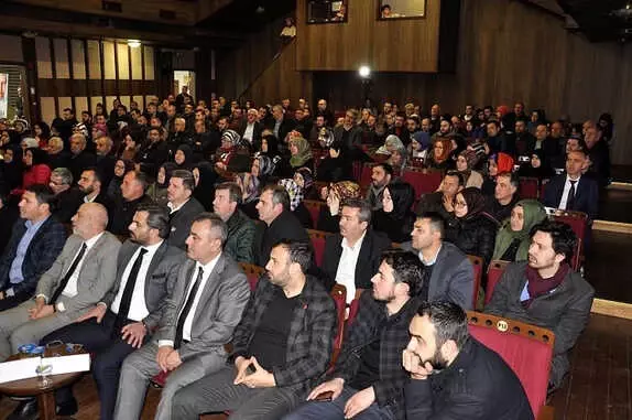Müslümanların ve İnsanlığın İzzeti: Aliya İzetbegoviç