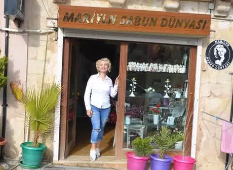 Satacağı Sabunun İsmi 'Mardin Monroe' Olacak Satacağı Sabunun İsmi 'Mardin Monroe' Olacak
