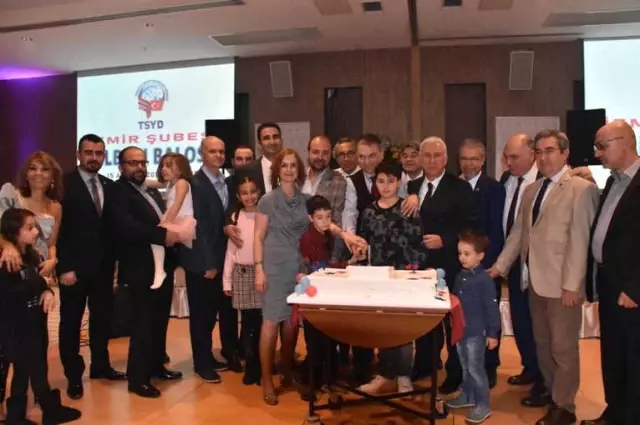 Tsyd?İzmir Şubesi Üyeleri 2018'e Çeşme'de Veda Etti