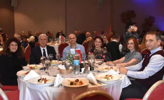 Tsyd?İzmir Şubesi Üyeleri 2018'e Çeşme'de Veda Etti Tsyd?İzmir Şubesi Üyeleri 2018'e Çeşme'de Veda Etti