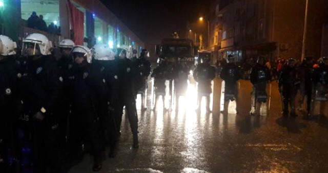 Uşak'ta Tehlikeli Gerginlik: Vatandaşlarla Suriyeliler Karşı Karşıya Geldi