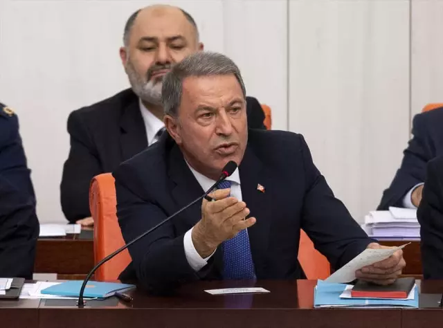 Bakan Akar'dan Özgür Özel'e 15 Temmuz Cevabı: Kafanızda Tabanca Varken, Hayır Diyebilecek Kaç Kişi Var? Bakan Akar'dan Özgür Özel'e 15 Temmuz Cevabı: Kafanızda Tabanca Varken, Hayır Diyebilecek Kaç Kişi Var?