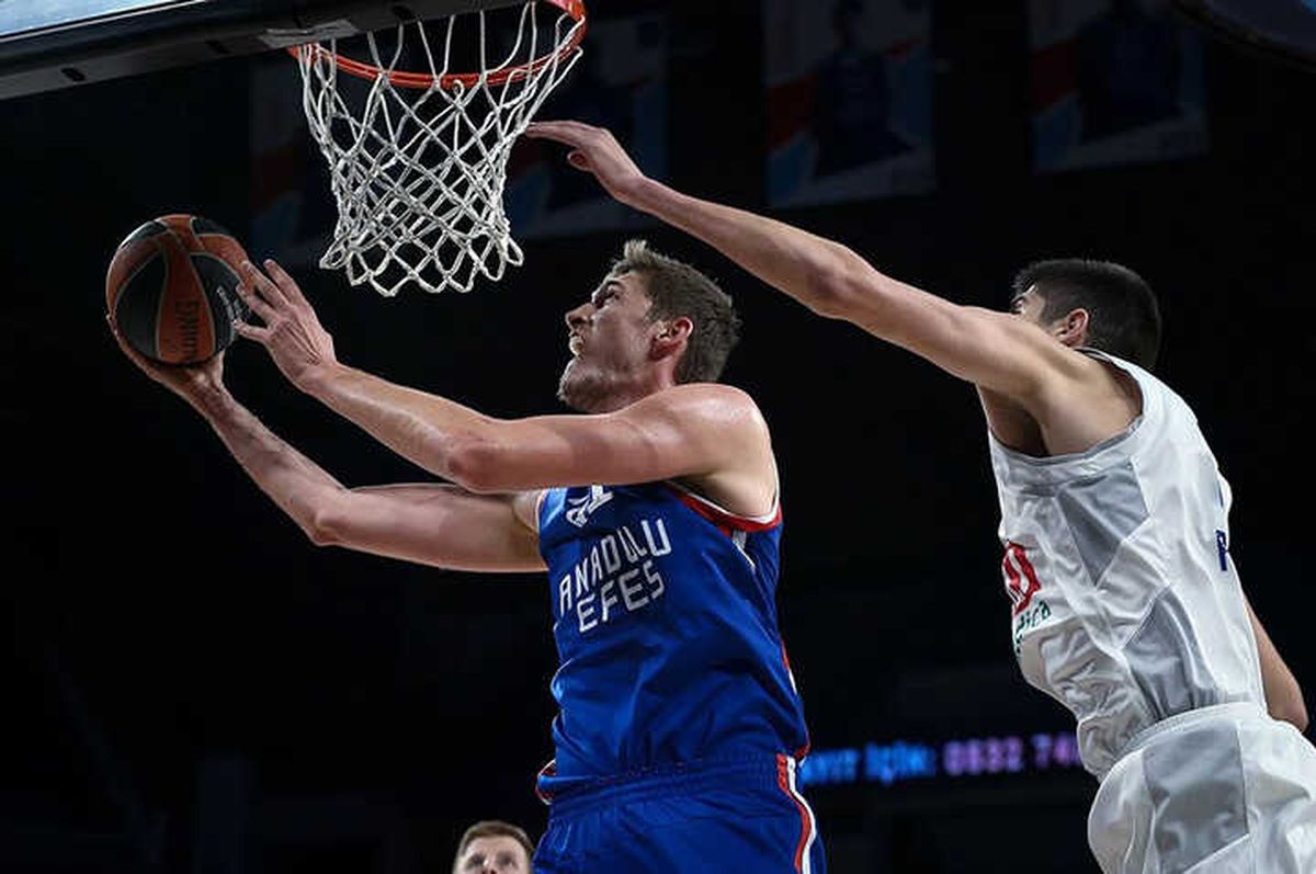 Anadolu Efes, Buducnost'u Farka Boğdu: 106-68