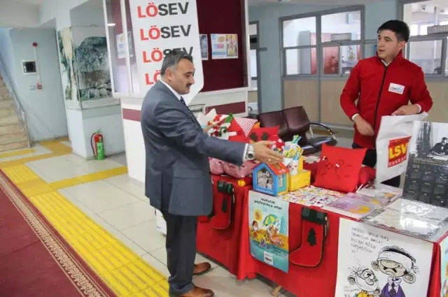 Develi Belediyesinde Lösev'e Destek Standı