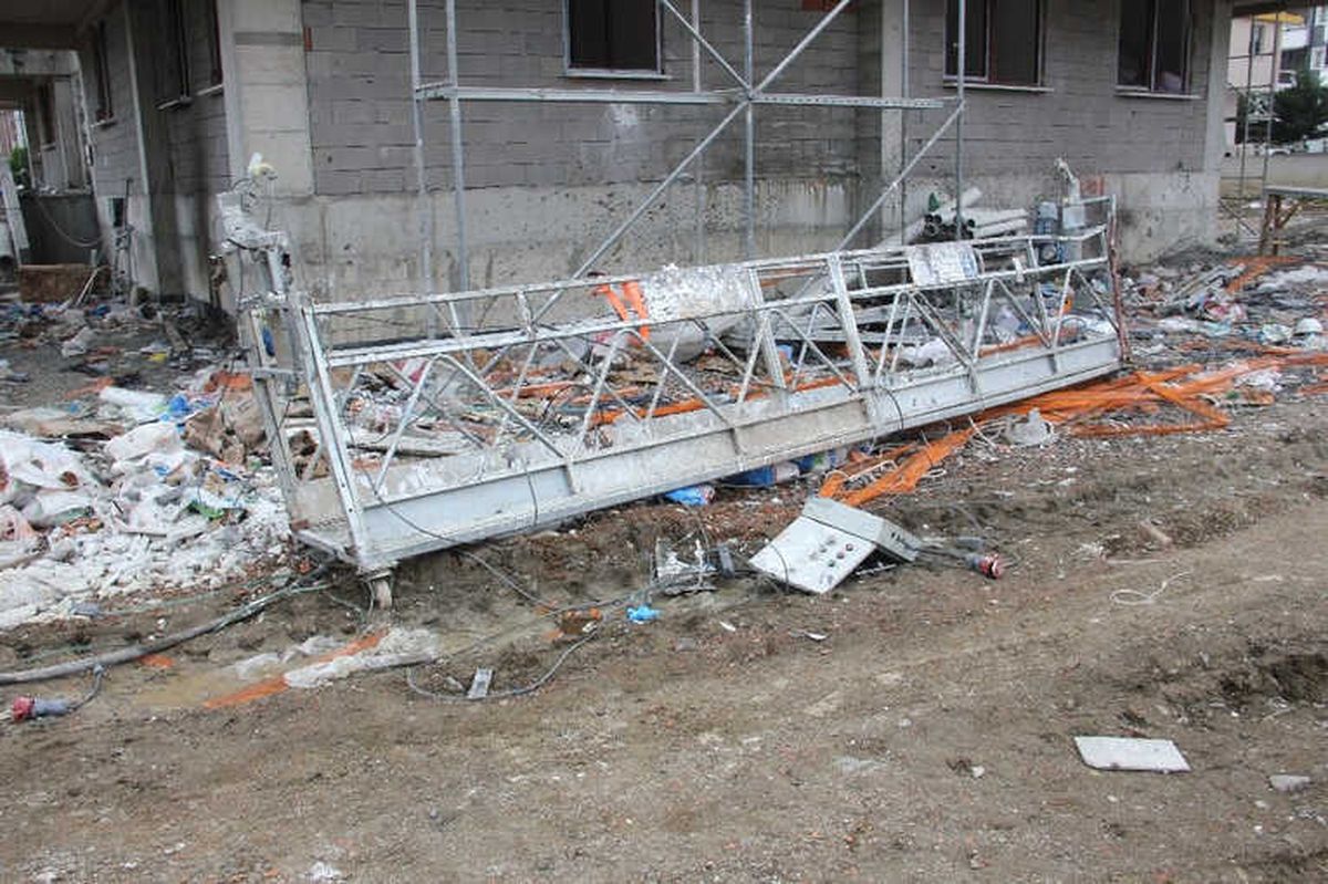 Dış Cephe Platformu 15. Kattan Yere Çakıldı: 1 Ölü, 1 Yaralı