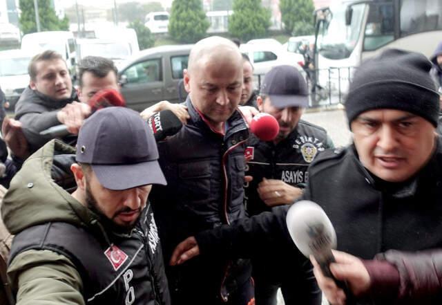 Hukukçular, Papağanına Şiddet Gösteren Murat Özdemir Hakkında Ne Dedi?