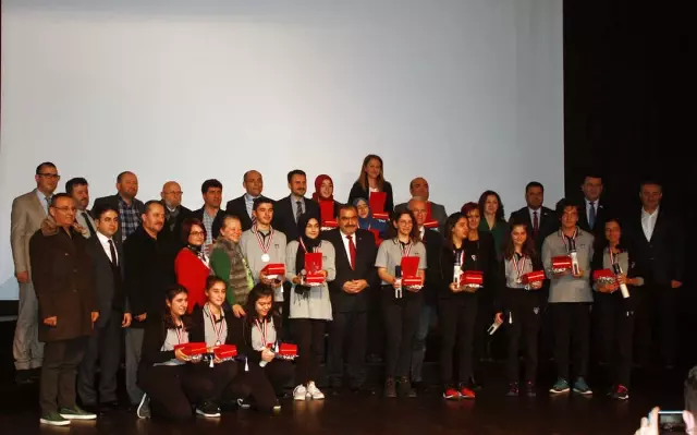 Modern Eğitim Koleji Türkiye'yi Gururlandırdı
