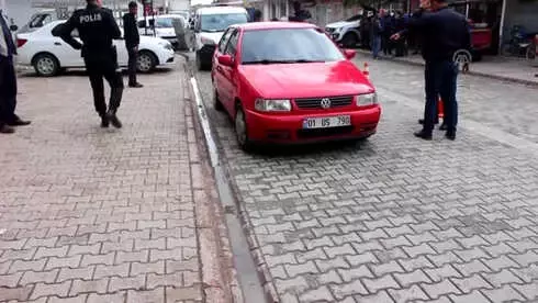 Otomobilinde Silahlı Saldırıya Uğrayan Kişi Öldü Otomobilinde Silahlı Saldırıya Uğrayan Kişi Öldü
