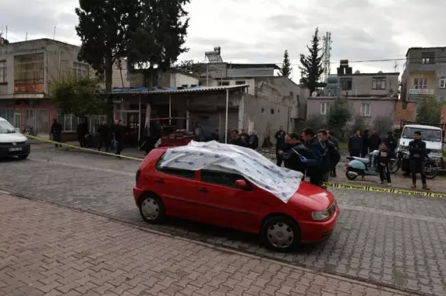Sokakta Cinayet İşlendi, Kahvehanedekiler Oyuna Devam Etti Sokakta Cinayet İşlendi, Kahvehanedekiler Oyuna Devam Etti