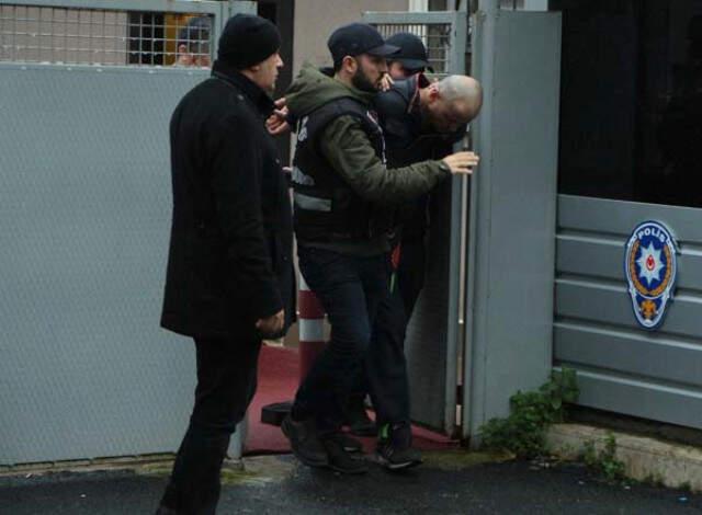Son Dakika! Papağana İşkence Uygulayan Murat Özdemir Serbest Bırakıldıktan 5 Dakika Sonra Yeniden Gözaltında Alındı