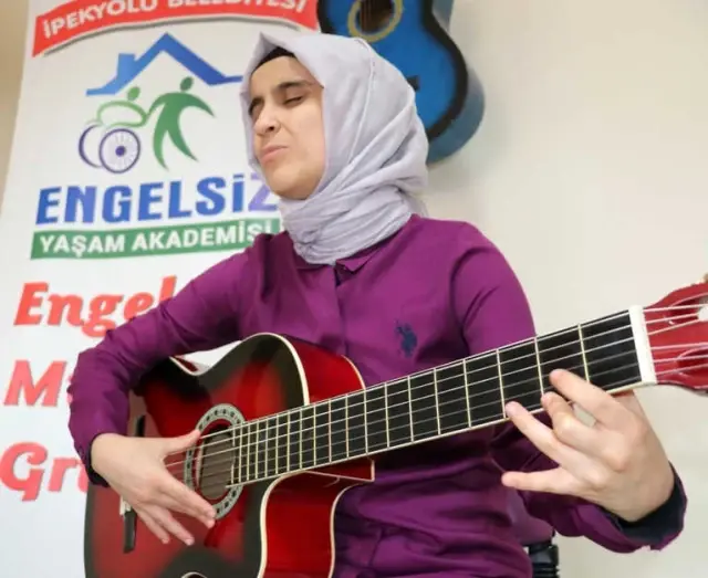 Vanlı Nurcihan'ın Milyonda Bir Görülen Yeteneği