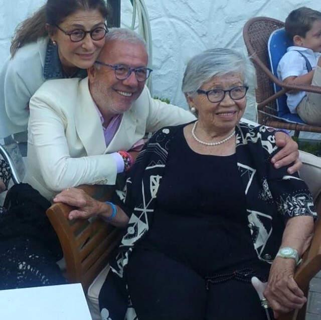 Ertuğrul Özkök'ün Annesi Hafize Özkök Hayatını Kaybetti