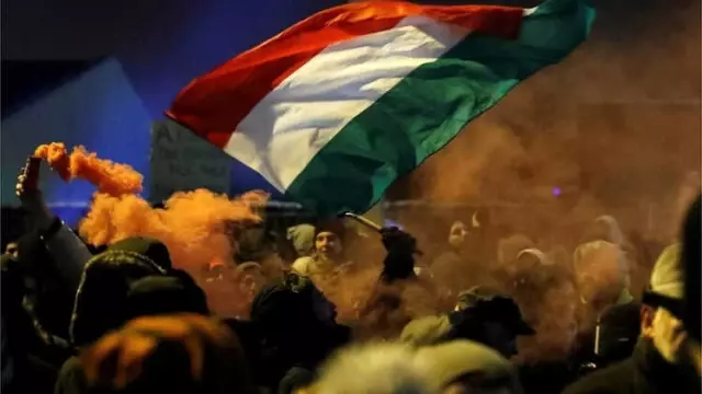 Macaristan'da Günlerdir Sokaklarda Olan Göstericiler Ne Talep Ediyor? Macaristan'da Günlerdir Sokaklarda Olan Göstericiler Ne Talep Ediyor?