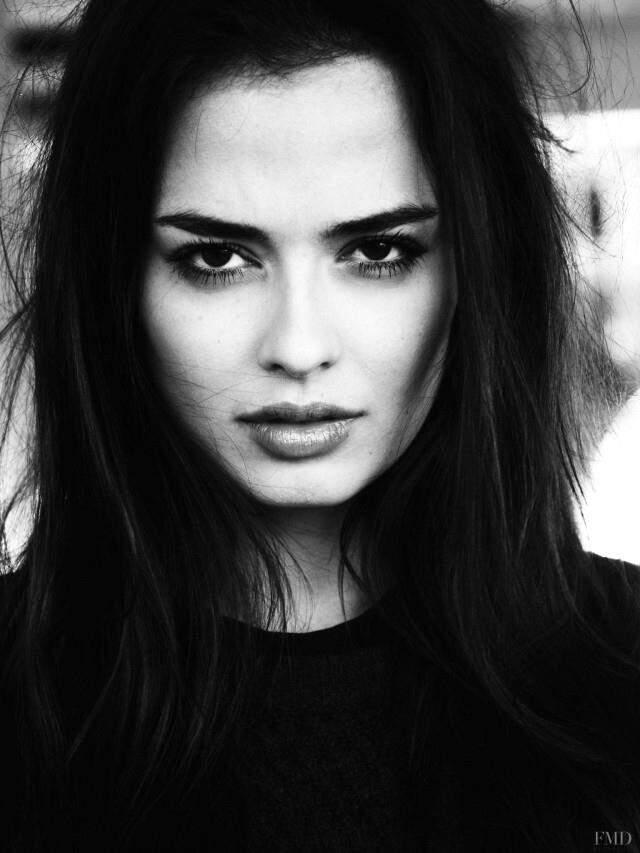 Türk Model Elif Aksu, Milyoner Sevgilisi ile Yollarını Ayırdı