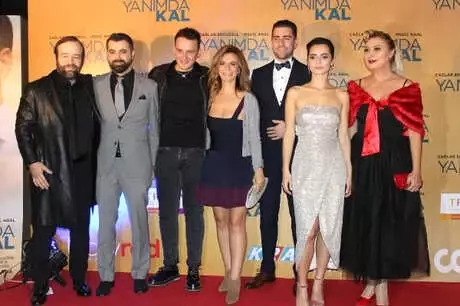 Yanımda Kal' Filminin Galası Yapıldı Yanımda Kal' Filminin Galası Yapıldı