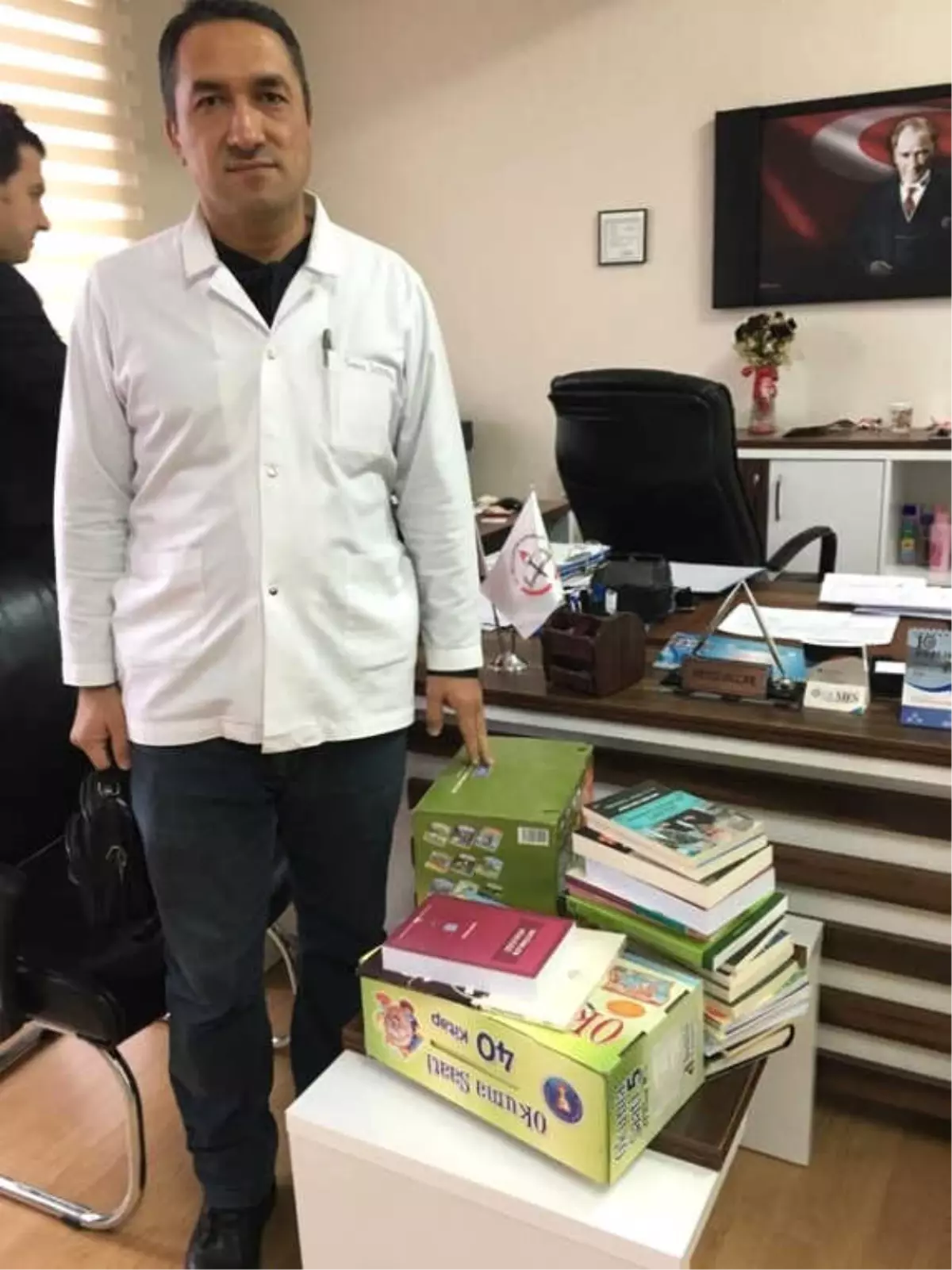 Başkan Özgüven'den Öğrencilere Kitap Desteği