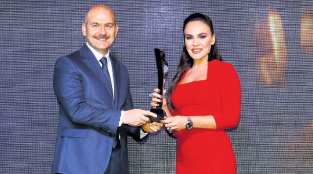 Buket Aydın Kimdir?