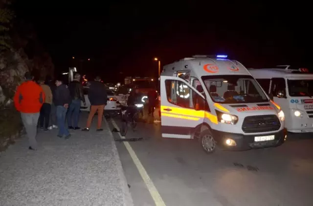 Söke'de Trafik Kazası: 3 Yaralı Söke'de Trafik Kazası: 3 Yaralı