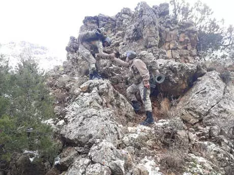 Van'da Toprağa Gömülü Patlayıcı Bulundu