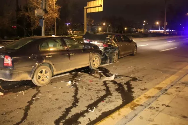 Başkent'te Alkollü ve Ehliyetsiz Sürücü Kazaya Neden Oldu: 2 Yaralı