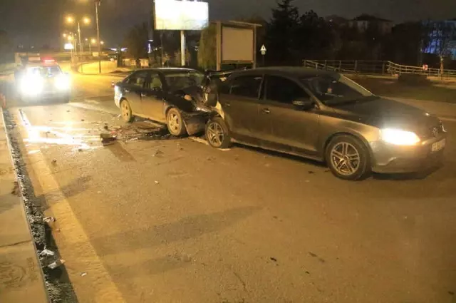 Başkent'te Alkollü ve Ehliyetsiz Sürücü Kazaya Neden Oldu: 2 Yaralı
