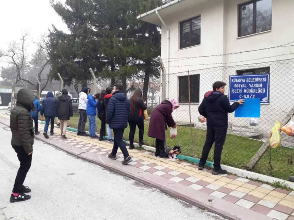 Final Lisesi Öğrencilerinden 'Askıda Gıda Yardımı' Kampanyasına Destek