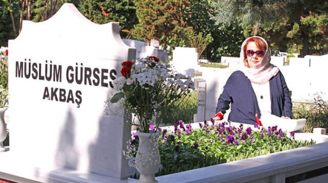 Müslüm Gürses'in Eşi Muhterem Nur'dan Şiddet İddialarına Cevap: 1-2 Tokat Attıysa Ne Olmuş?