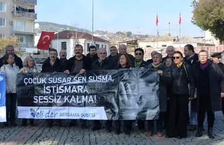 Dikili'deki Yurtta 7 Erkek Çocuğa Cinsel İstismar Davası Başladı