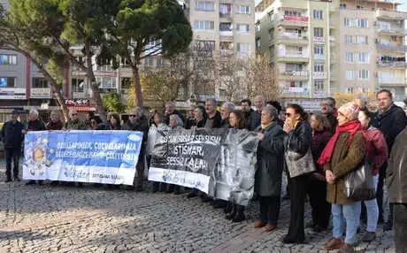Dikili'deki Yurtta 7 Erkek Çocuğa Cinsel İstismar Davası Başladı Dikili'deki Yurtta 7 Erkek Çocuğa Cinsel İstismar Davası Başladı