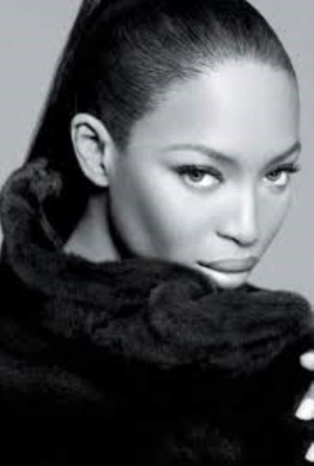 Naomi Campbell Kimdir?