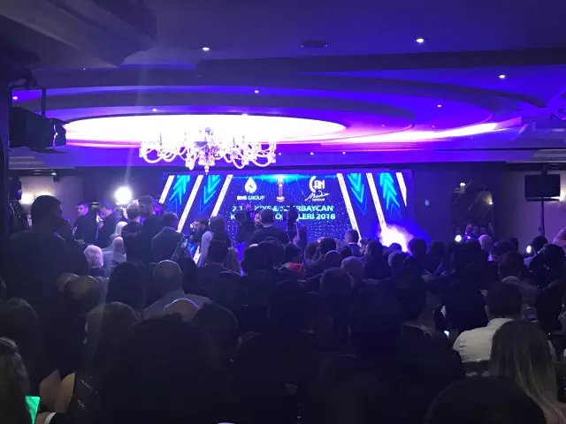 Türkiye Azerbaycan 2. Kardeşlik Ödülleri Gecesi'nde Gazeteci Veysel Kavrayan'a Ödül Verildi