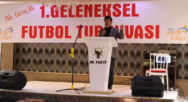 Van'da Ak Gençlik Futbol Turnuvası'nın İkinci Tur Kura Çekimi Gerçekleşti Van'da Ak Gençlik Futbol Turnuvası'nın İkinci Tur Kura Çekimi Gerçekleşti