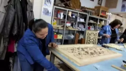 Ahşap İşlemeciliği Kursu'nda Osmanlı ve Selçuklu Motifleri Hayata Geçti Ahşap İşlemeciliği Kursu'nda Osmanlı ve Selçuklu Motifleri Hayata Geçti