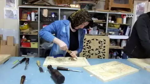 Ahşap İşlemeciliği Kursu'nda Osmanlı ve Selçuklu Motifleri Hayata Geçti Ahşap İşlemeciliği Kursu'nda Osmanlı ve Selçuklu Motifleri Hayata Geçti