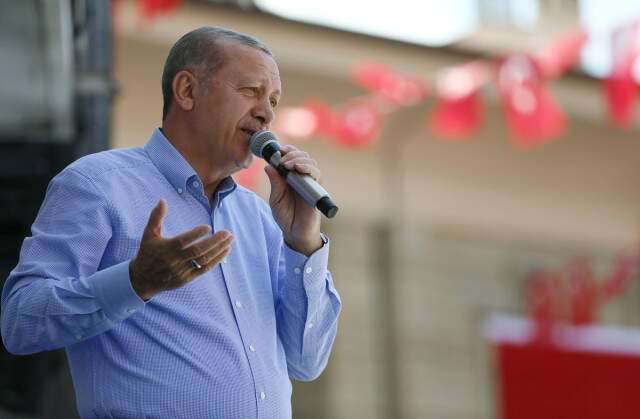 AK Parti'nin İstanbul Adayı Olması Beklenen Binali Yıldırım, İstifa Önerilerinden Rahatsız