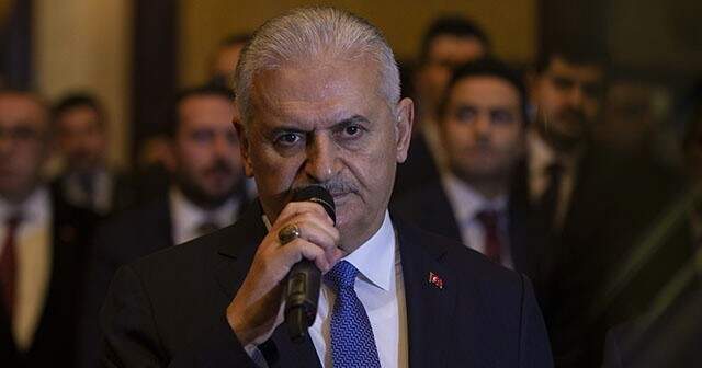 AK Parti'nin İstanbul Adayı Olması Beklenen Binali Yıldırım, İstifa Önerilerinden Rahatsız