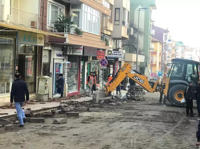 Fsm Bulvarı Kaldırım Genişletme Çalışmaları Tüm Hızı İle Sürüyor