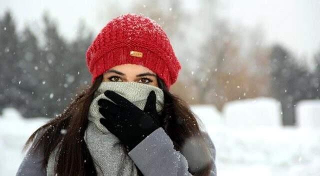 Meteoroloji Saat Verip Uyardı: Tüm Yurt Balkanlar Üzerinden Gelecek Soğuk Havanın Etkisine Girecek Meteoroloji, akşam saatlerinden itibaren tüm yurdun Balkanlar üzerinden gelen soğuk ve yağışlı sistemin etkisine gireceğini duyurdu. Sıcaklıklar Salı günü kuzeybatı kesimlerde, Çarşamba ve Perşembe günleri ise iç ve doğu bölgelerde 8-12 derece azalacak | Sungurlu Haberleri