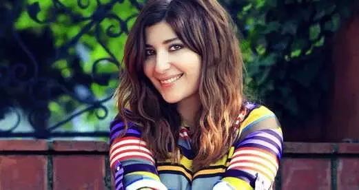 Şebnem Bozoklu, Takipçisine Verdiği Cevapla Kahkahaya Boğdu! Şebnem Bozoklu, Takipçisine Verdiği Cevapla Kahkahaya Boğdu!