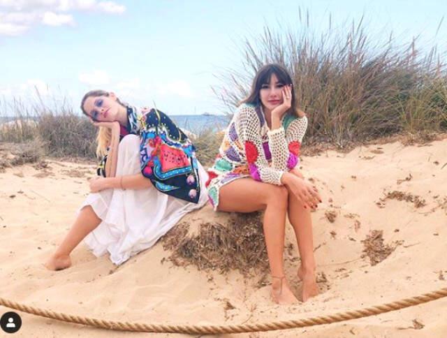 Şeyma Subaşı Amuda Kalkıp Bikinili Poz Verdi