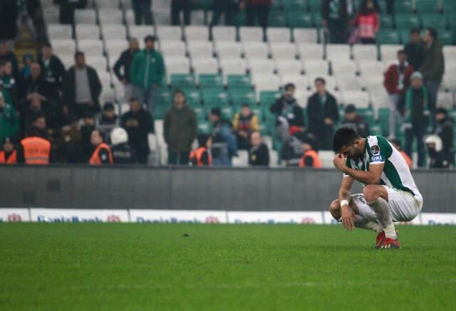 Son Dakikada Penaltı Kaçıran Bursasporlu Futbolcu, Sahadan Çıkamadı
