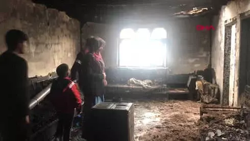 Ağrı Yangında Kocasını Alevlerin Arasından Çıkardı