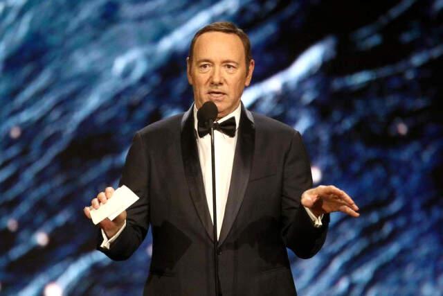 Cinsel Tacizle Suçlanan Kevin Spacey, İddialara 'Frank Underwood' Olarak Yanıt Verdi