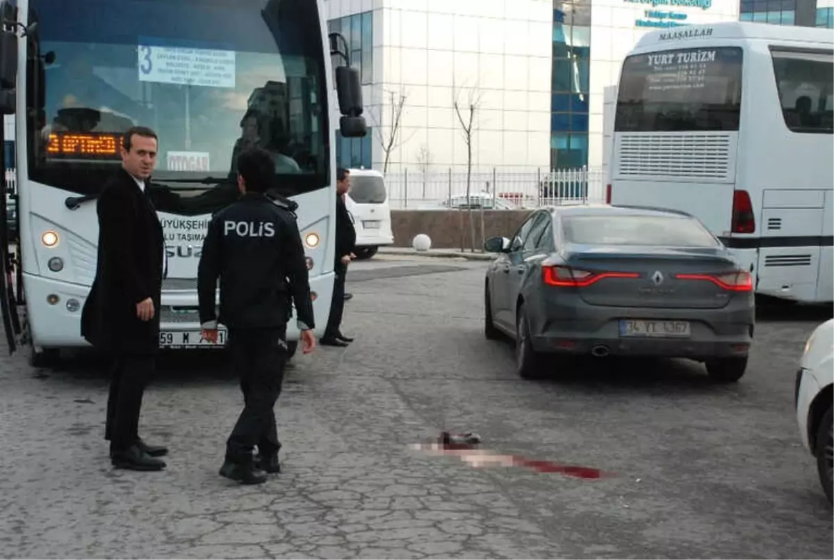 Halk Otobüsünün Altında Kalan 14 Yaşındaki Öğrenci Öldü