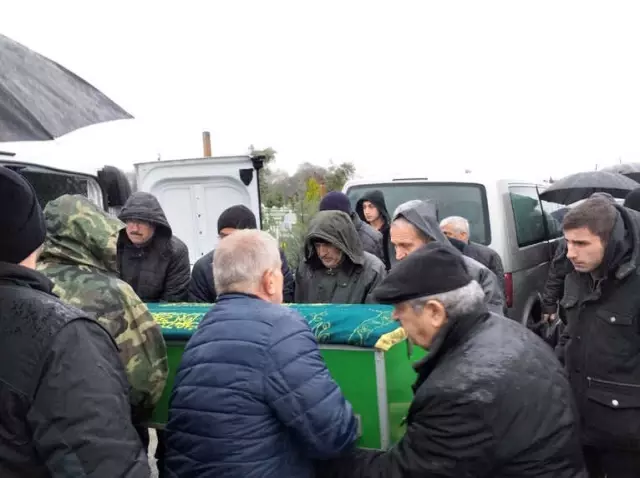 Öğretmen Gümüşeli Son Yolculuğuna Uğurlandı Öğretmen Gümüşeli Son Yolculuğuna Uğurlandı