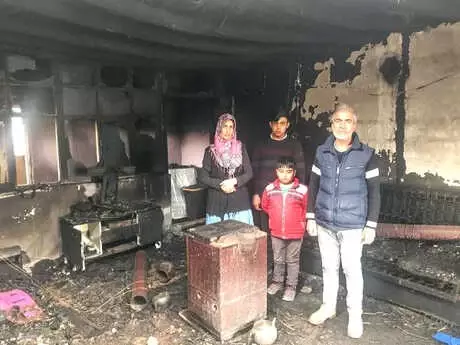Yangında Kocasını Alevlerin Arasından Çıkardı