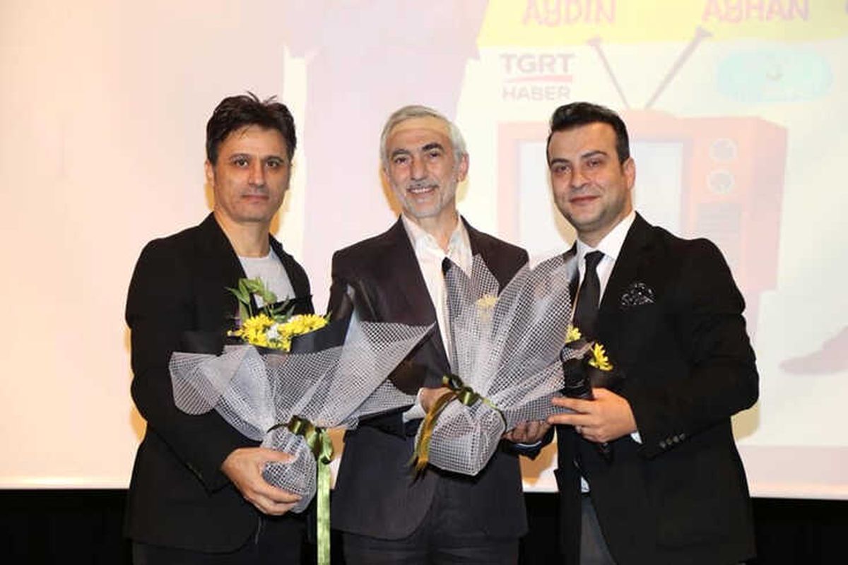 Bi Dolu Medya' Kahkahalara Boğdu