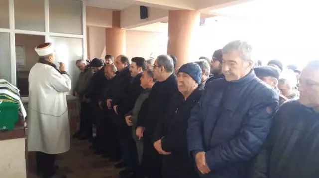 Demirtaş'ın Yengesi Son Yolculuğuna Uğurlandı Demirtaş'ın Yengesi Son Yolculuğuna Uğurlandı