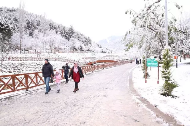 Ornaz Vadisi'nde Kar Manzaraları